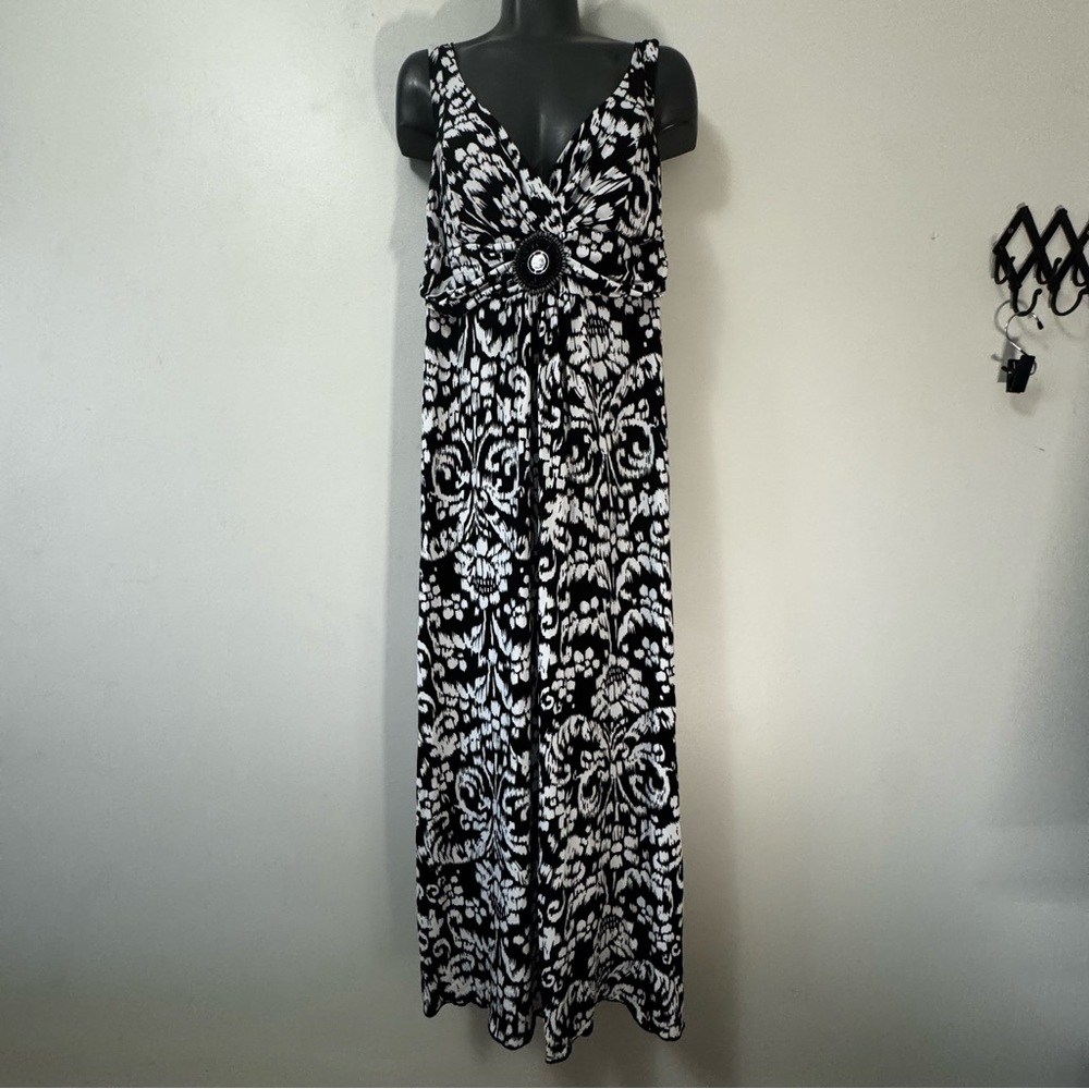 Enfocus Studio Black and White Patterned Maxi Dress
